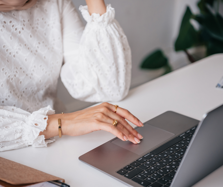 Ręce kobiety pracującej sesja wizerunkowa